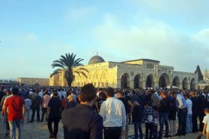 Mescid-i Aksa'da binlerce Filistinli bayram namazı kıldı