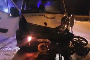 Bursa'da minibüs ile motosiklet çarpıştı: 1 yaralı