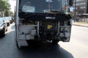 Beşiktaş'ta midibüs tramvaya çarptı