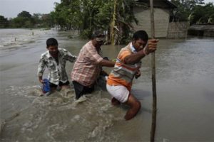 Hindistan'da yağışlar can almaya devam ediyor
