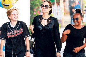 Angelina Jolie'nin neşesi yerinde