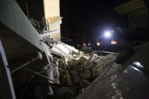 İran'daki depremde 2 kişi öldü, 241 kişi yaralandı