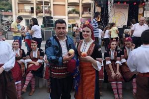 Makedonya'da 'Isparta elması' dağıtıldı