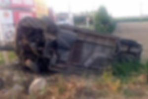 Afganları taşıyan minibüs şarampole devrildi: 21 yaralı