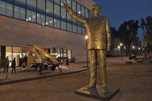 Wiesbaden kenti, dikilen Erdoğan heykelinin şokunda!