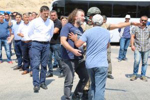 HDP'li vekil güvenlik güçleriyle tartıştı