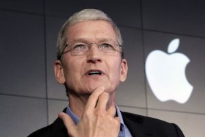 Apple'ın rekoru CEO'suna 121 milyon dolar kazandırdı