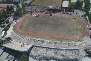 Millet Bahçesi'nin yapılacağı stadyumunun yıkım çalışmaları sürüyor
