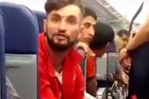 Sarhoş yolcu, uçağı patlatmakla tehdit etti