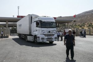 BM'den İdlib'e 24 tırlık insani yardım