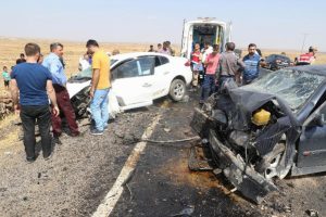 Diyarbakır'da feci kaza: 1 ölü, 9 yaralı