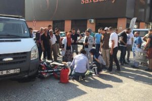 Bursa'da kazada yaralanan gencin oğlu olduğunu gören anne gözyaşlarına boğuldu