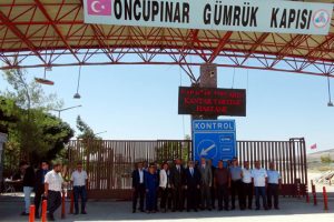 "Bayramlaşmaya giden Suriyeliler Türkiye'ye geri alınmasın"