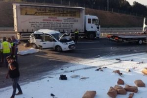 Kuzey Marmara Otoyolu'nda feci kaza: 1 ölü, 2 yaralı