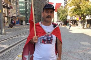 Oğlu cezaevinde olan baba af için Ankara'ya yürüyor
