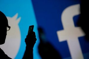Facebook ve Twitter yöneticileri, Kongre'yi ikna edemedi