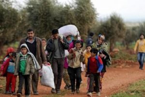 Gözlemevi: Yüzlerce sivil İdlib'i terk ediyor