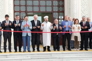 Diyanet İşleri Başkanı Erbaş'tan din istismarı ile ilgili önemli açıklamalar