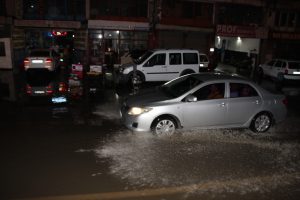 Samsun'da sanayiyi su bastı