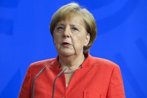 Angela Merkel'e anket şoku