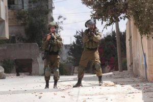 İsrail askerleri Batı Şeria'daki gösterilerde 7 Filistinliyi yaraladı