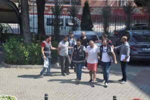 Bursa'da AVM esnafından haraç isteyen çete üyeleri tutuklandı