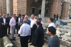 TOBB Başkanı Hisarcıklıoğlu, Bursa İznik'te kapalı olan müzeyi gezdi