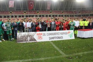 Bursaspor, Cumhuriyet Kupası'nı penaltılarla kaybetti