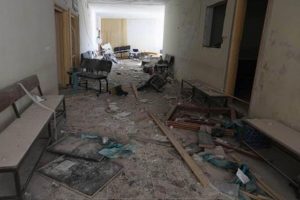 İdlib'de hastaneye varil bombalı saldırı