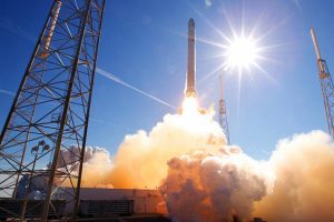 SpaceX iletişim uydusunu uzaya fırlattı