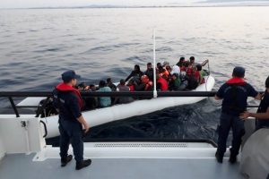 52 düzensiz göçmen yakalandı