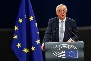Juncker: "Euro egemen bir Avrupa'nın yüzü olmalıdır"