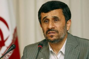 Ahmedinejad'ın yardımcısı ve danışmanına hapis cezası