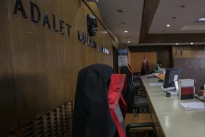 İstanbul'da FET&Ouml; soruşturmasında 6 tutuklama