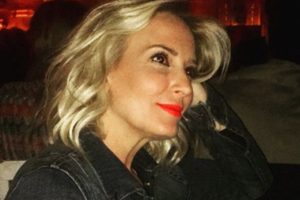 Saba T&uuml;mer'den mayolu TBT paylaşımı