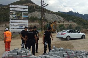 İnşaatta vincin halatı koptu: 1 &ouml;l&uuml;, 3 yaralı