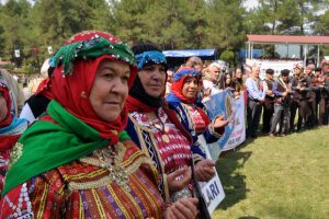 Bursa Orhaneli Karagöz Kültür Şenliği ve Yörük Türkmen Şöleni'nde birlik ve beraberlik mesajı