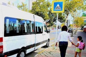 Polis ekipleri okul servislerinde uygulama yaptı