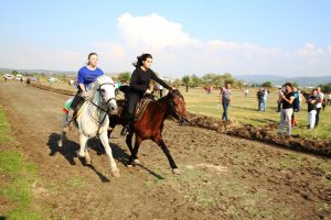 Geleneksel ata sporları Bursa Nil&uuml;fer'de yaşatılıyor