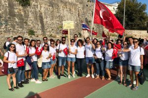 Bursa Nil&uuml;fer &Ccedil;oksesli Korosu'na Yunanistan'da 3 &ouml;d&uuml;l birden