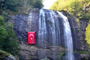 Bursa Suu&ccedil;tu Şelalesi'nde kurtuluş coşkusu
