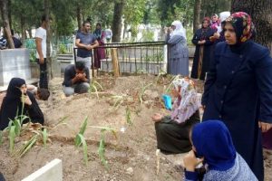Kına gecesinin yapılacağı g&uuml;n Bursa'da toprağa verildi