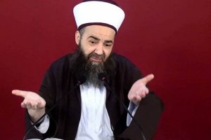C&uuml;bbeli Ahmet: Din, tekke ve tarikatlar aracılığıyla istismar edildi