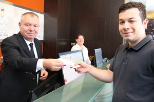 Yeni tiyatro sezonunda perdeler a&ccedil;ılıyor