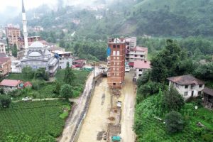 Rize'de dere yatağına yapılan bina i&ccedil;in karar &ccedil;ıktı