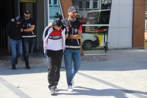 Uslanmaz hırsız su&ccedil;&uuml;st&uuml; yakalandı