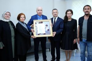 15 Temmuz Gazisine Devlet &Ouml;v&uuml;n&ccedil; Madalyası