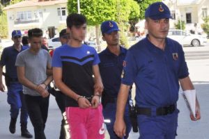 İş arkadaşlarının hesabından para &ccedil;ekip, bahis sitesine yatırmışlar