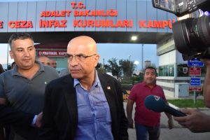 Enis Berberoğlu, cezaevinden &ccedil;ıktı