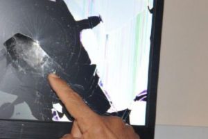 'Baltalı koca' dehşeti! Aile Sağlığı Merkezi'ni basıp...